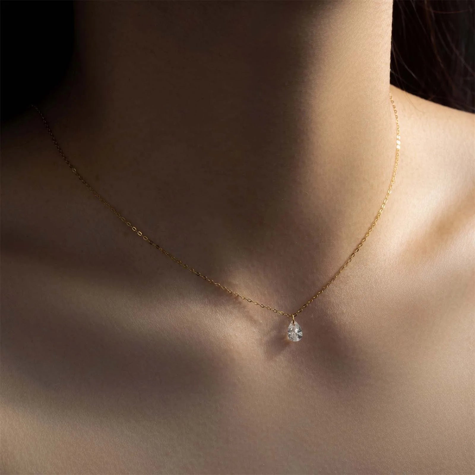 Floating Shiny Waterdrop Pendant Necklace